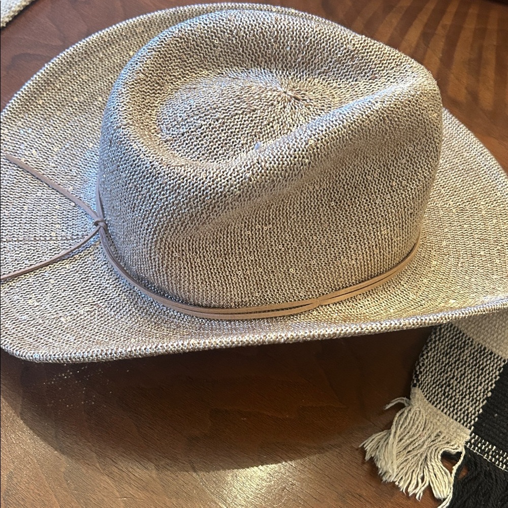 Elegant Beige Cowboy Hat - Picture 2 of 3